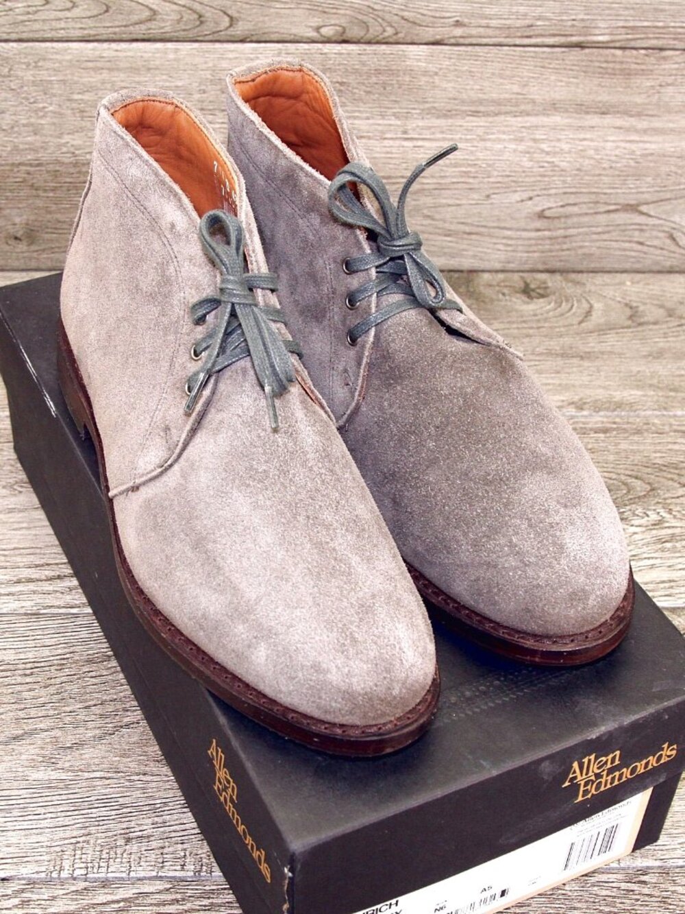 * NIB * $425 Allen Edmonds HEINRICH Chukka 7 D Grey Suede * add $15 new Trees